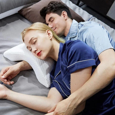 Ортопедична Подушка тунель з пам'яттю Memory Foam Pillow з тунелем для руки для шиї з піною Біла