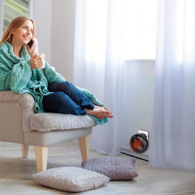 Обігрівач портативний Electric Heater For Home 900w електричний від мережі Міні підігрівач в розетку