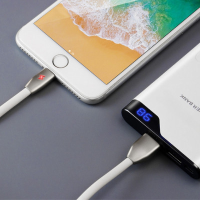 USB кабель для зарядки гаджетов и передачи данных Lightning 1м провод с функцией быстрой зарядки 2.4A