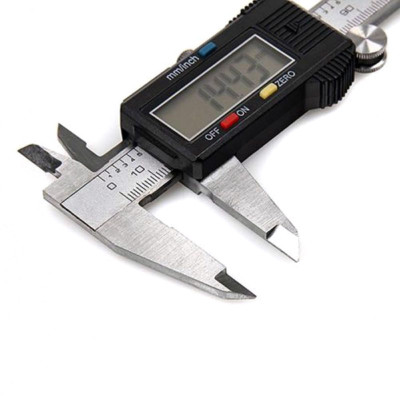 Електронний цифровий штангенциркуль мікрометр з LCD дисплеєм 150мм Digital Caliper В кейсі Чорний