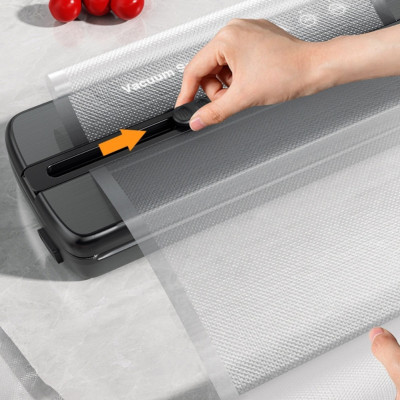 Вакууматор хатній пакувальник із пакетами автоматичний Vacuum Sealer Вакуумний побутовий апарат для пакування продуктів